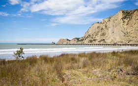 Tolaga Bay Top 10 Holiday Park
